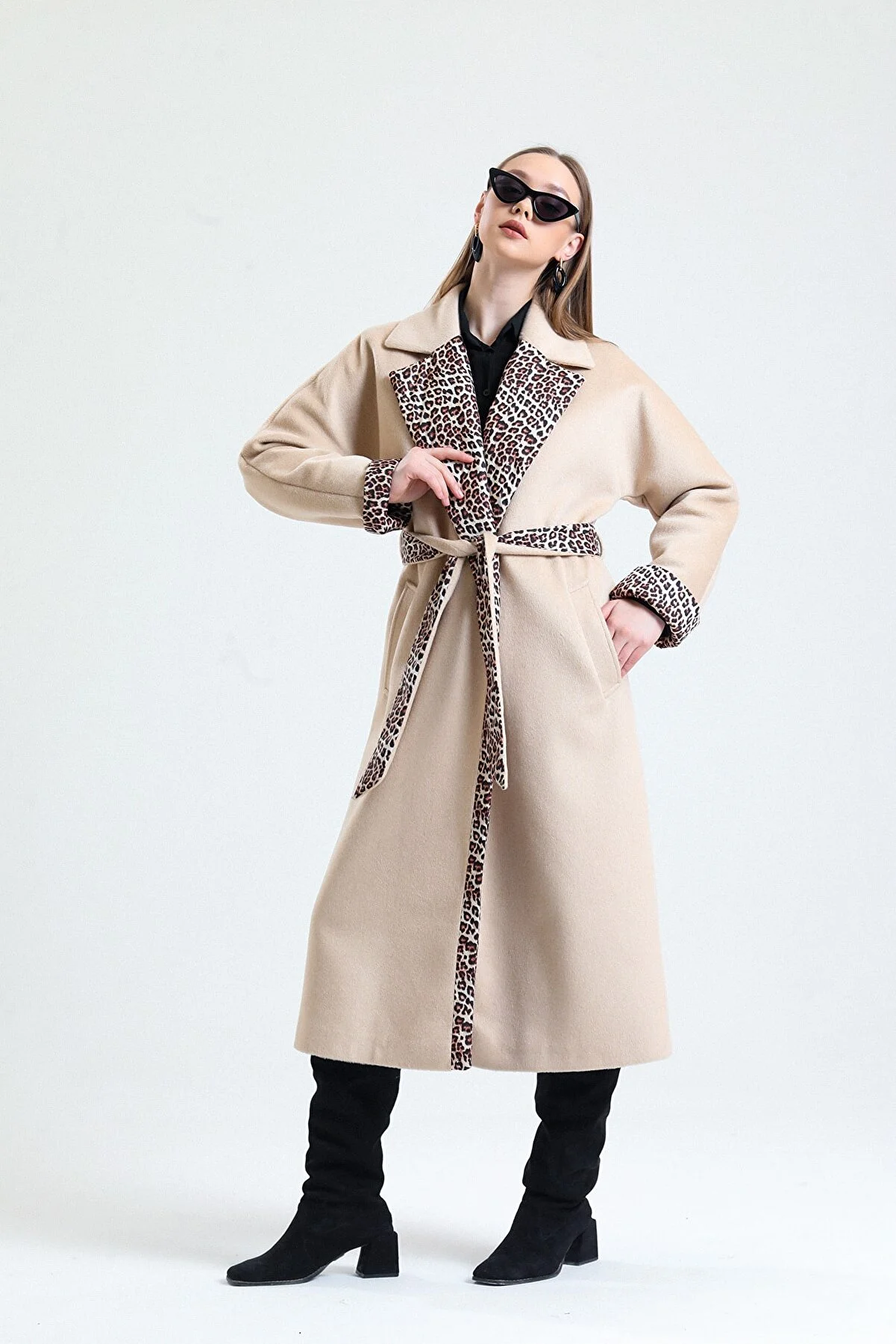kabancım women's coat is designed with a trendy leopard print 6081